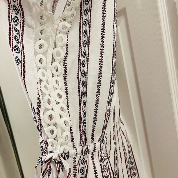 E Hanger M Red Blue Elastic Waist Eyelet Keyhole  Blouse Top Size L - Picture 7 of 8